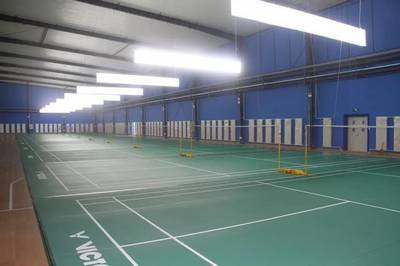 東北虎體育中心羽毛球場地鋪裝完工 預約電話85685558