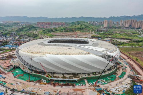 重慶龍興足球場進入金屬屋面及幕墻裝飾裝修施工收尾階段